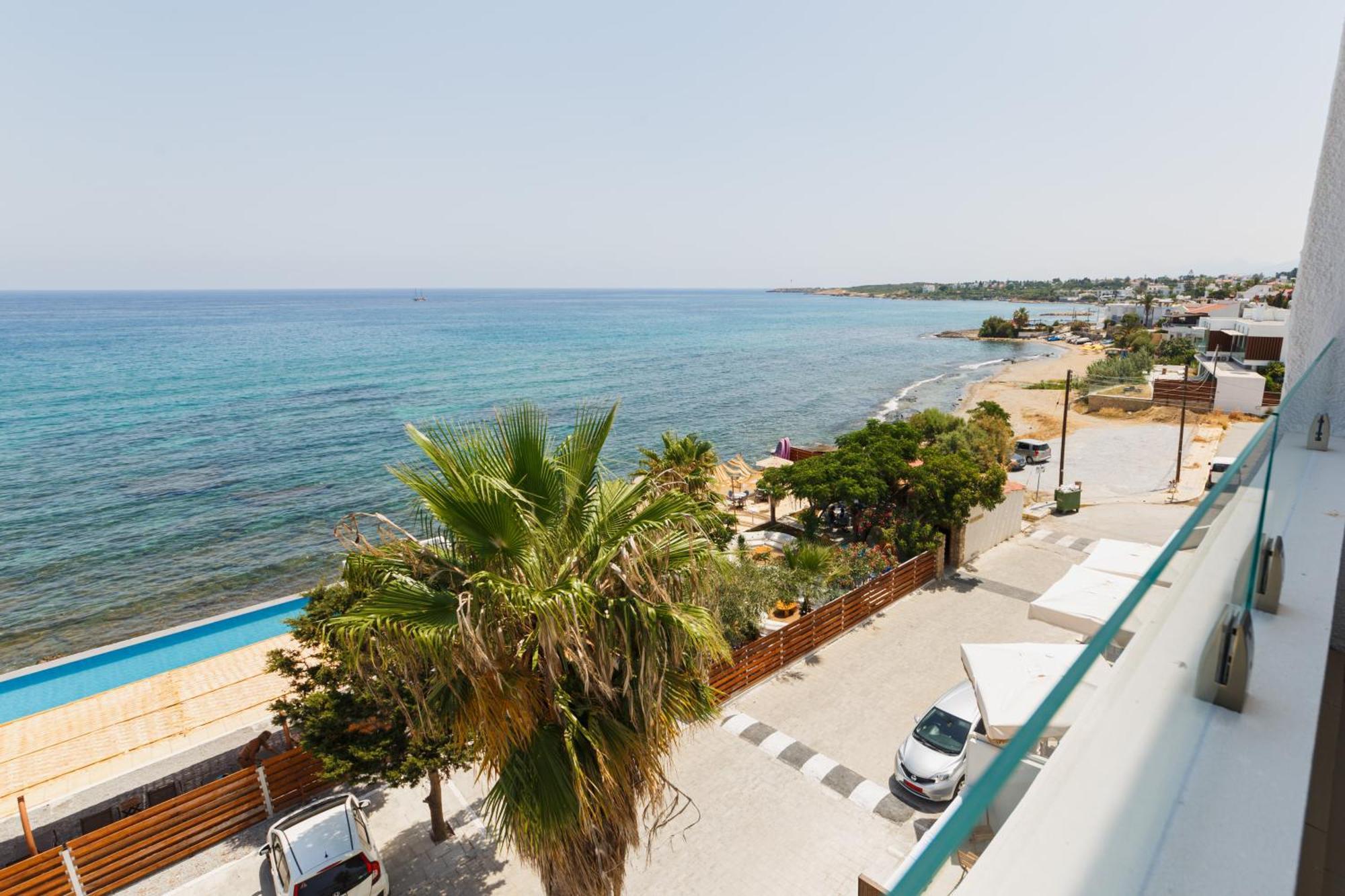 Azure Bay Hotel Ayia Varvara Eksteriør billede