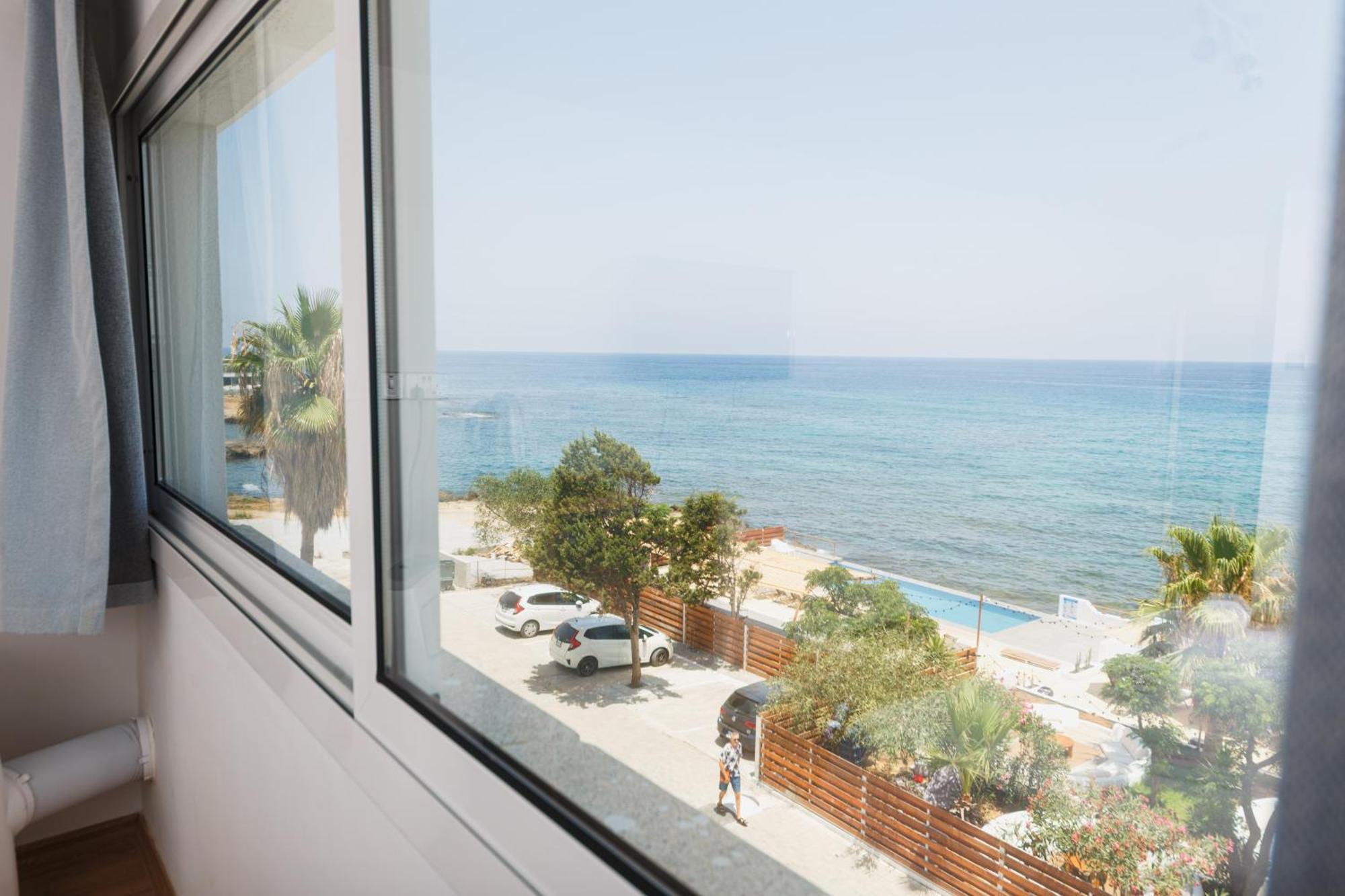 Azure Bay Hotel Ayia Varvara Eksteriør billede