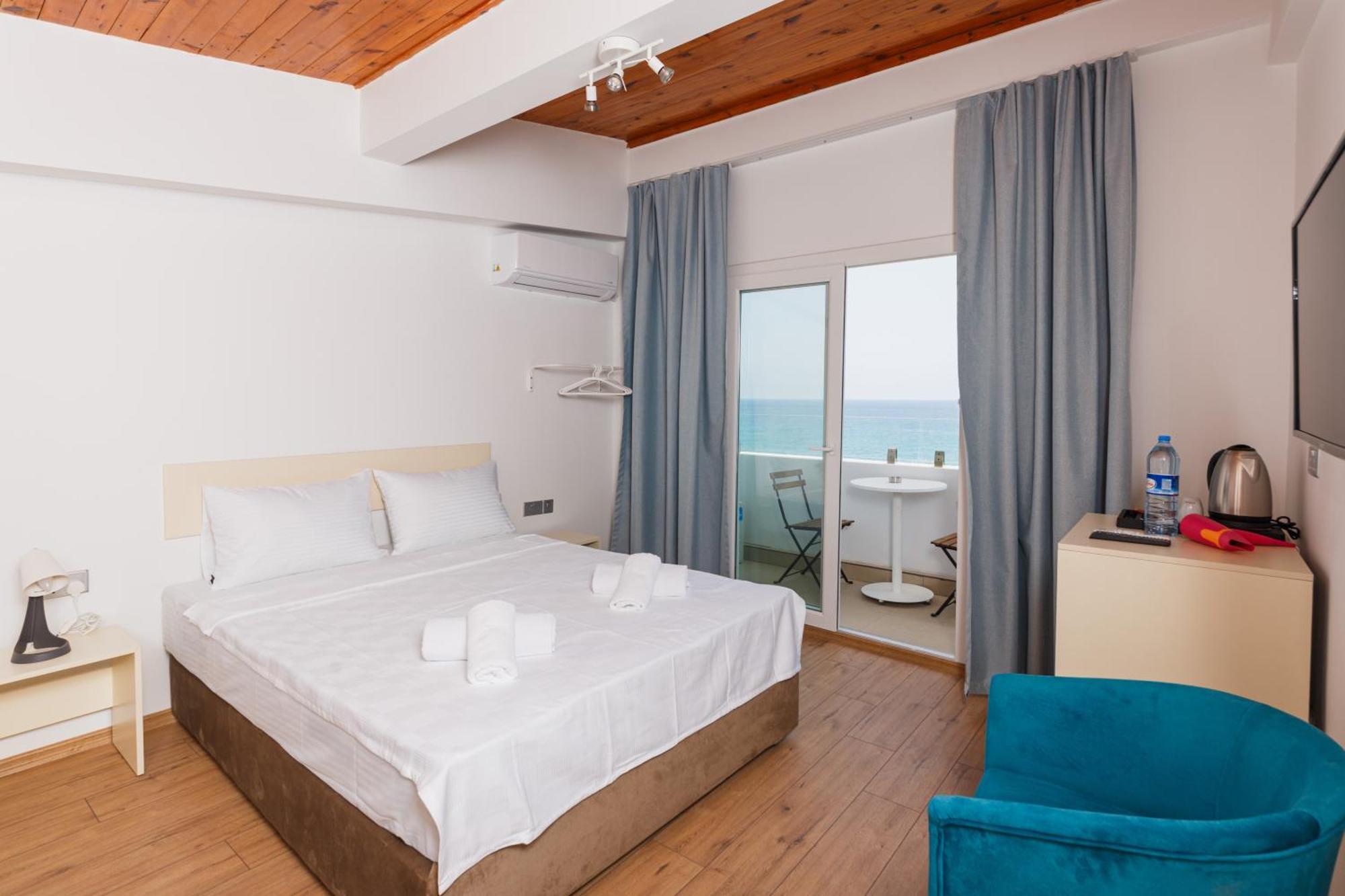 Azure Bay Hotel Ayia Varvara Eksteriør billede