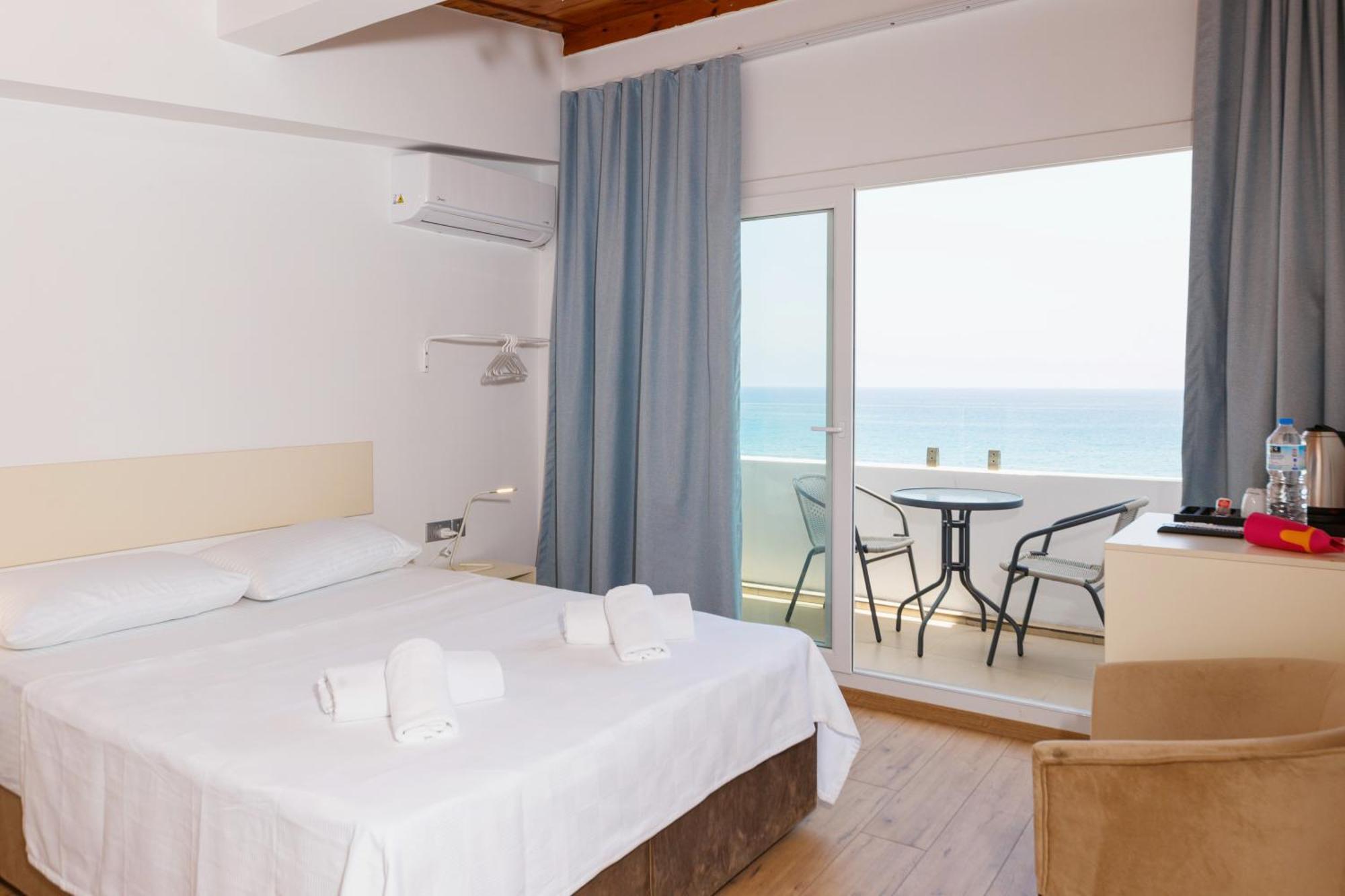 Azure Bay Hotel Ayia Varvara Eksteriør billede