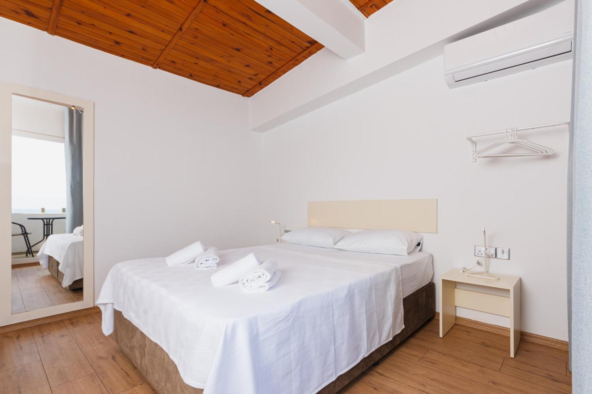 Azure Bay Hotel Ayia Varvara Eksteriør billede